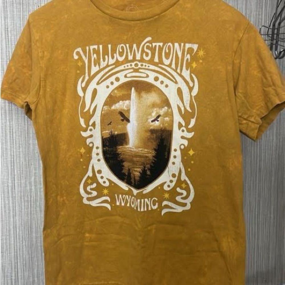 Yellowstone Graphic T-Shirt
